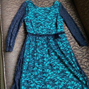 Beautiful Sea Green & Black Lace Dress (Size 5)